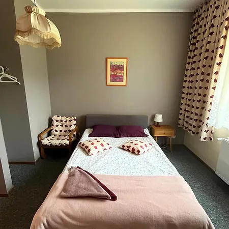 Gosciniec Pod Klosem Couette-café 3*