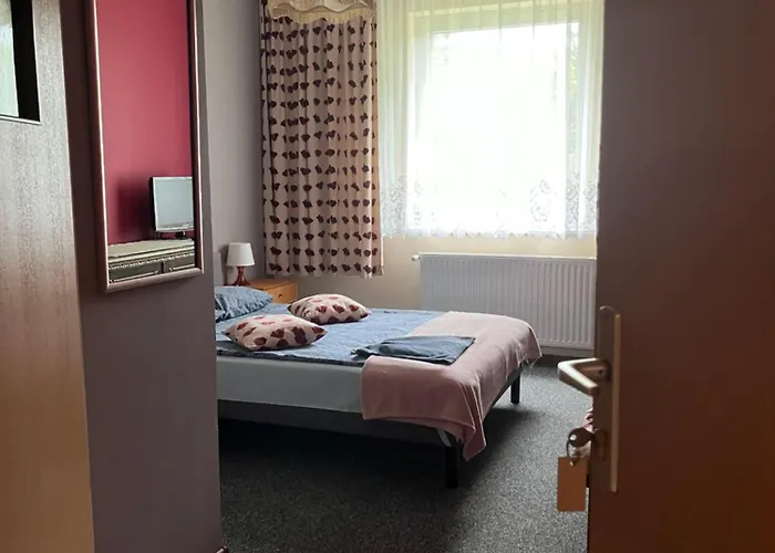 Bed & Breakfast Gosciniec Pod Klosem Klos