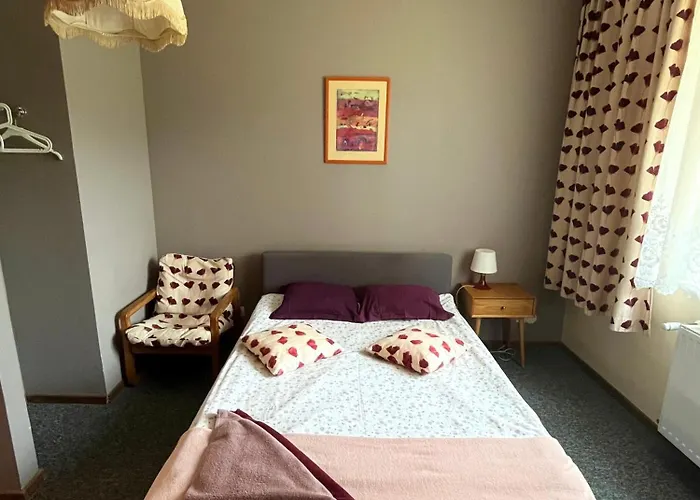 Gosciniec Pod Klosem Couette-café 3*