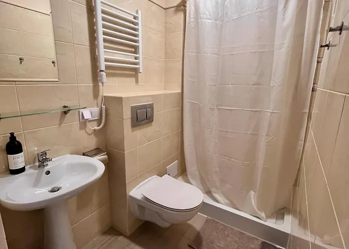 Bed & Breakfast Gosciniec Pod Klosem 3*