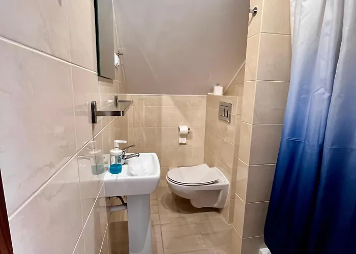 Gosciniec Pod Klosem Couette-café Klos