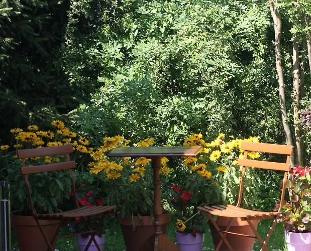 Gosciniec Pod Klosem Bed & Breakfast 3*